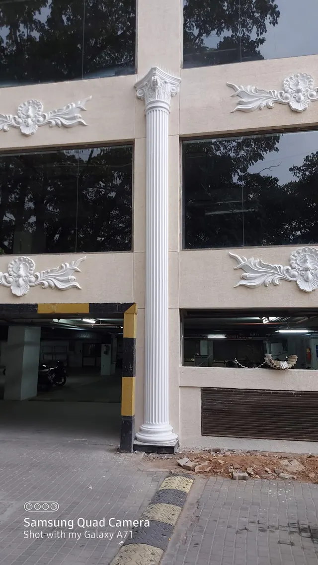 Columns rising through two floors, 1 MG Lido Mall