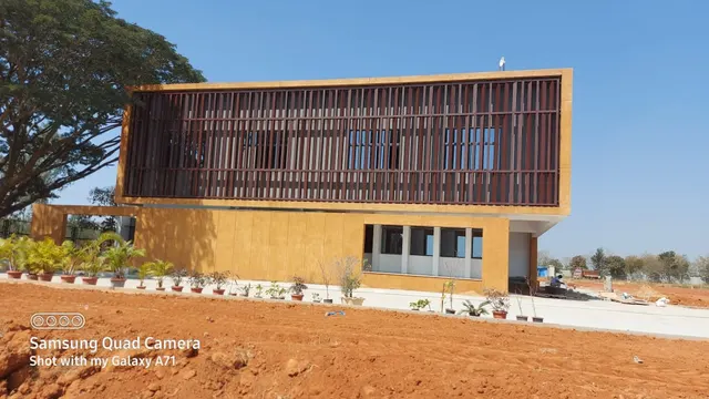 Vertical fins across the upper floor, Basil Wood International, Gunjur