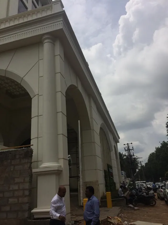 The arcade along the side, Courtyard by Marriott, Bengaluru