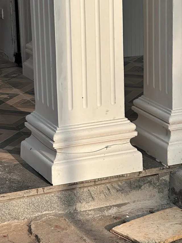 Column bases on the veranda, Princess Golf
