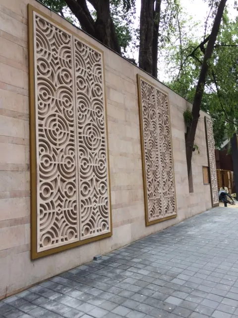Jali panels along the boundary wall, Renaissance, Race Course Road