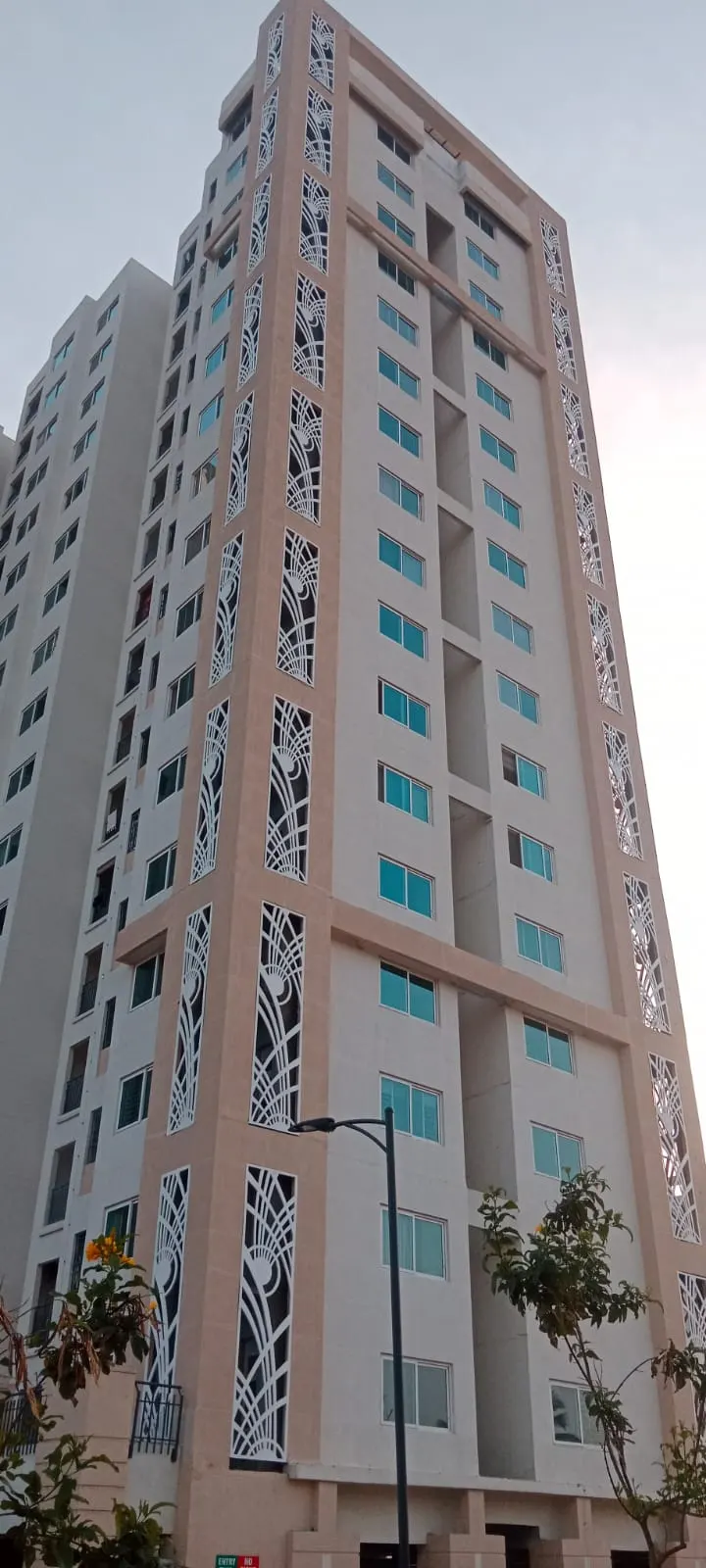 Jali panels up the tower corners, Shriram Greenfield, Bidarahalli